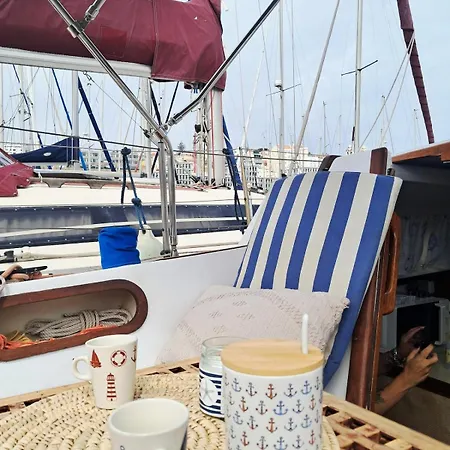Romantic Getaway On A Sailboat In The Tagus Tekne Lisboa